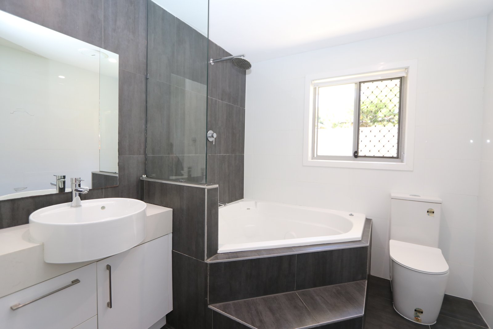 105 Yangoora Crescent ASHMORE 14