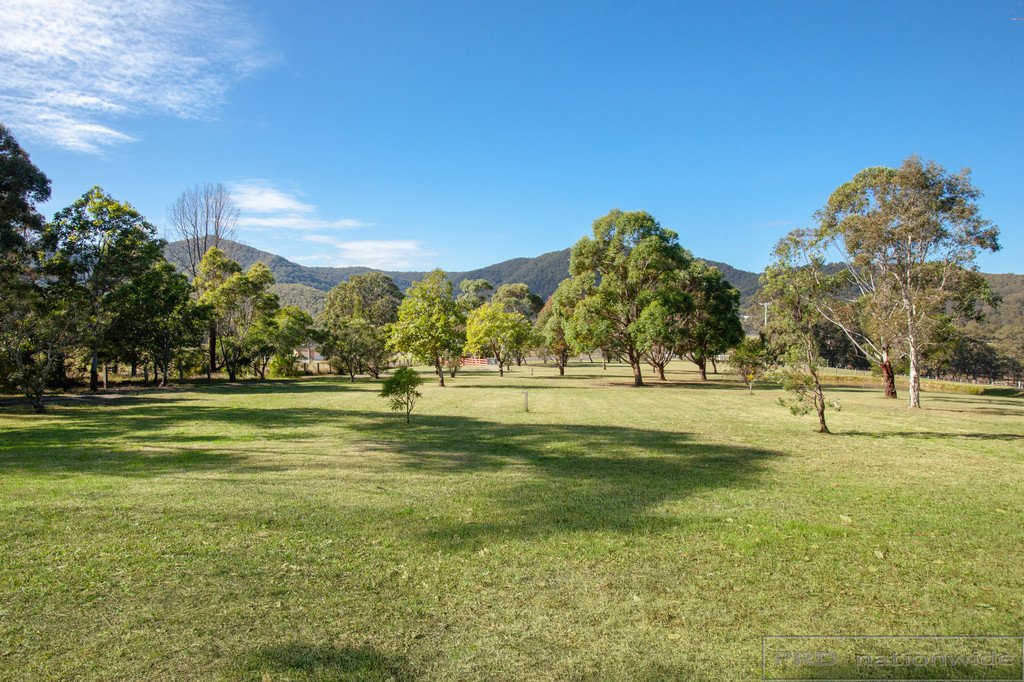 1050 Leggetts Drive MOUNT VINCENT 18