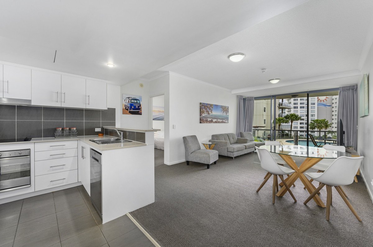 1050/1 Ocean Street BURLEIGH HEADS 6