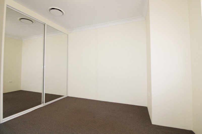 10/51 Bathurst Street LIVERPOOL 5