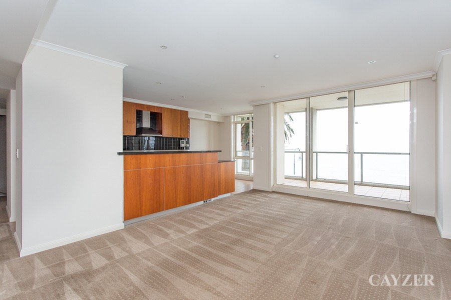 Gallery: 105/127 Beach Street
