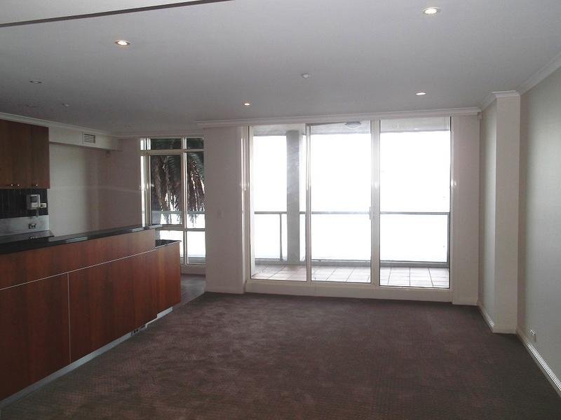 Gallery: 105/127 Beach Street