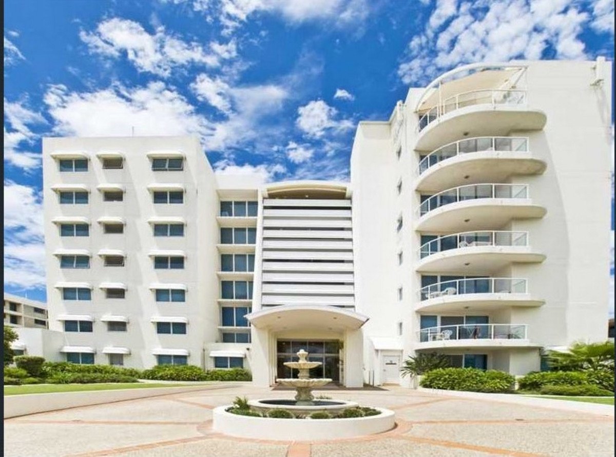105/1483 Gold Coast Highway PALM BEACH 2