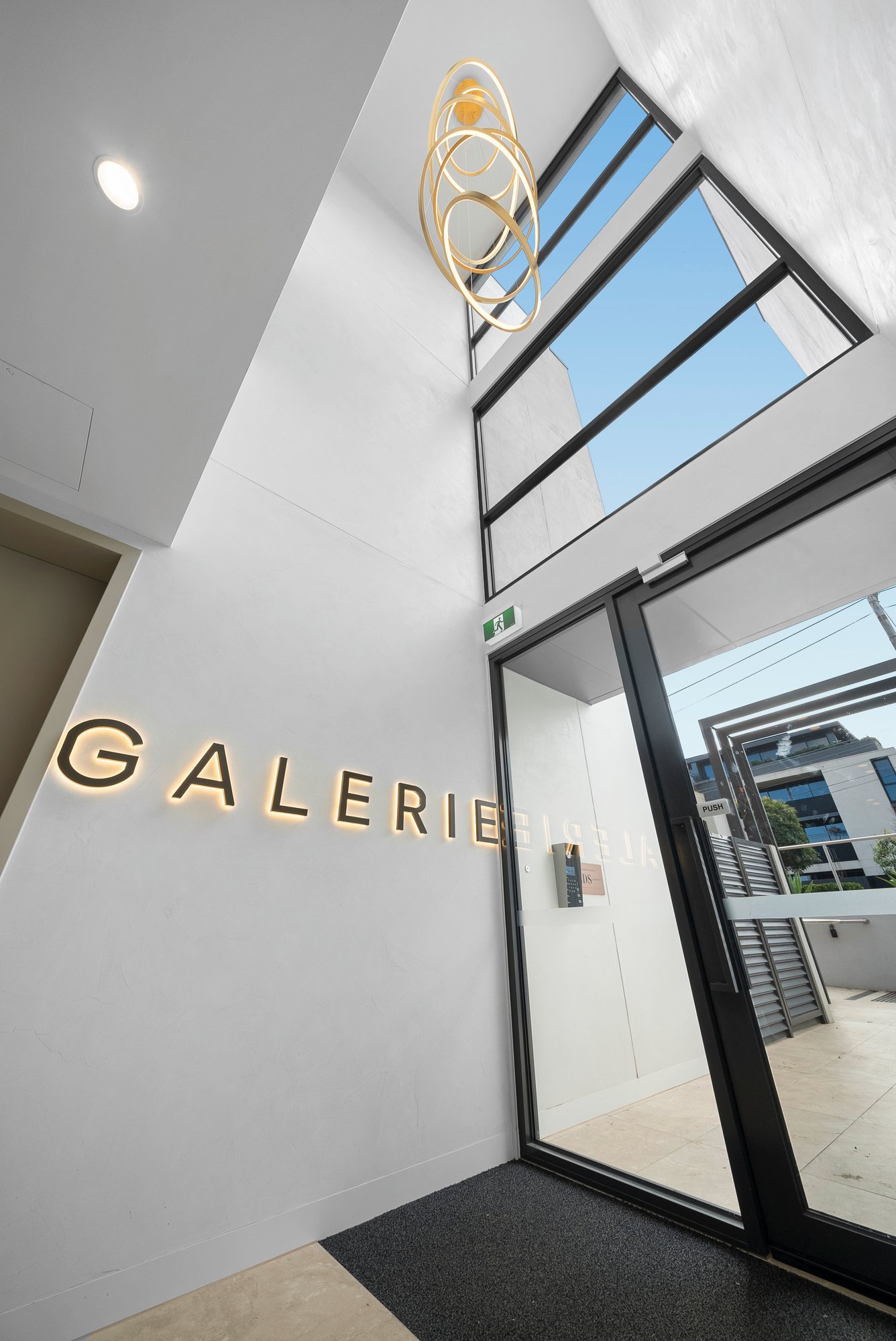 Gallery: 105/1538 High Street