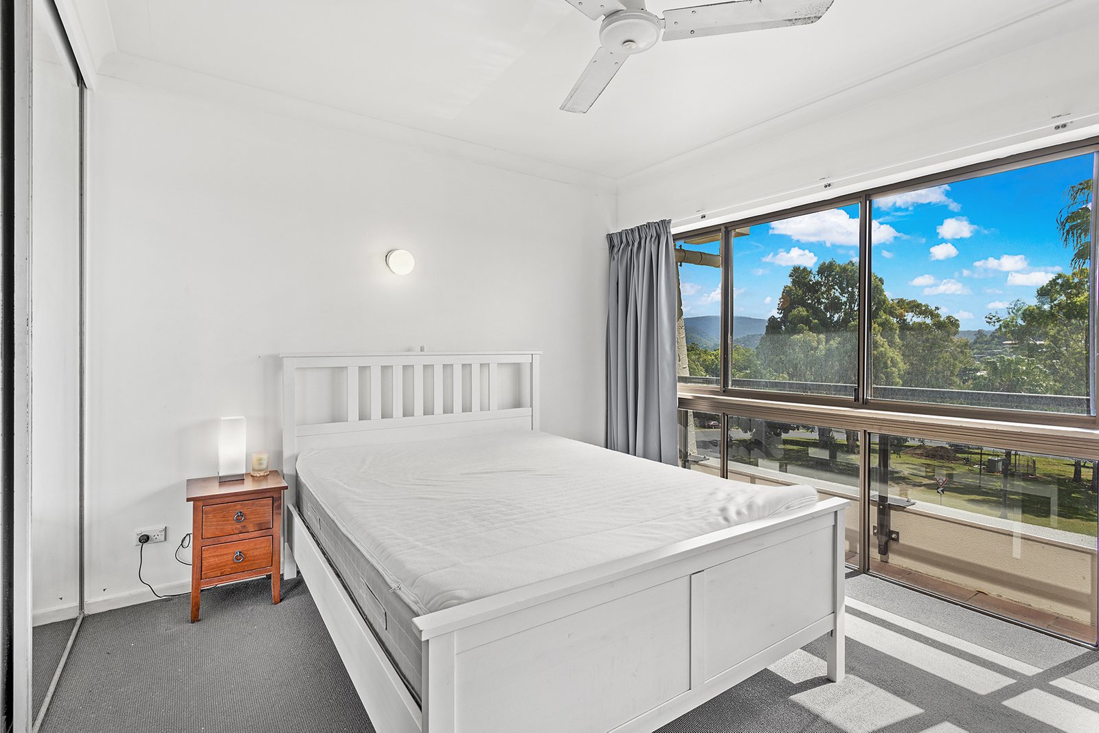 105/2 Eshelby Drive CANNONVALE 13