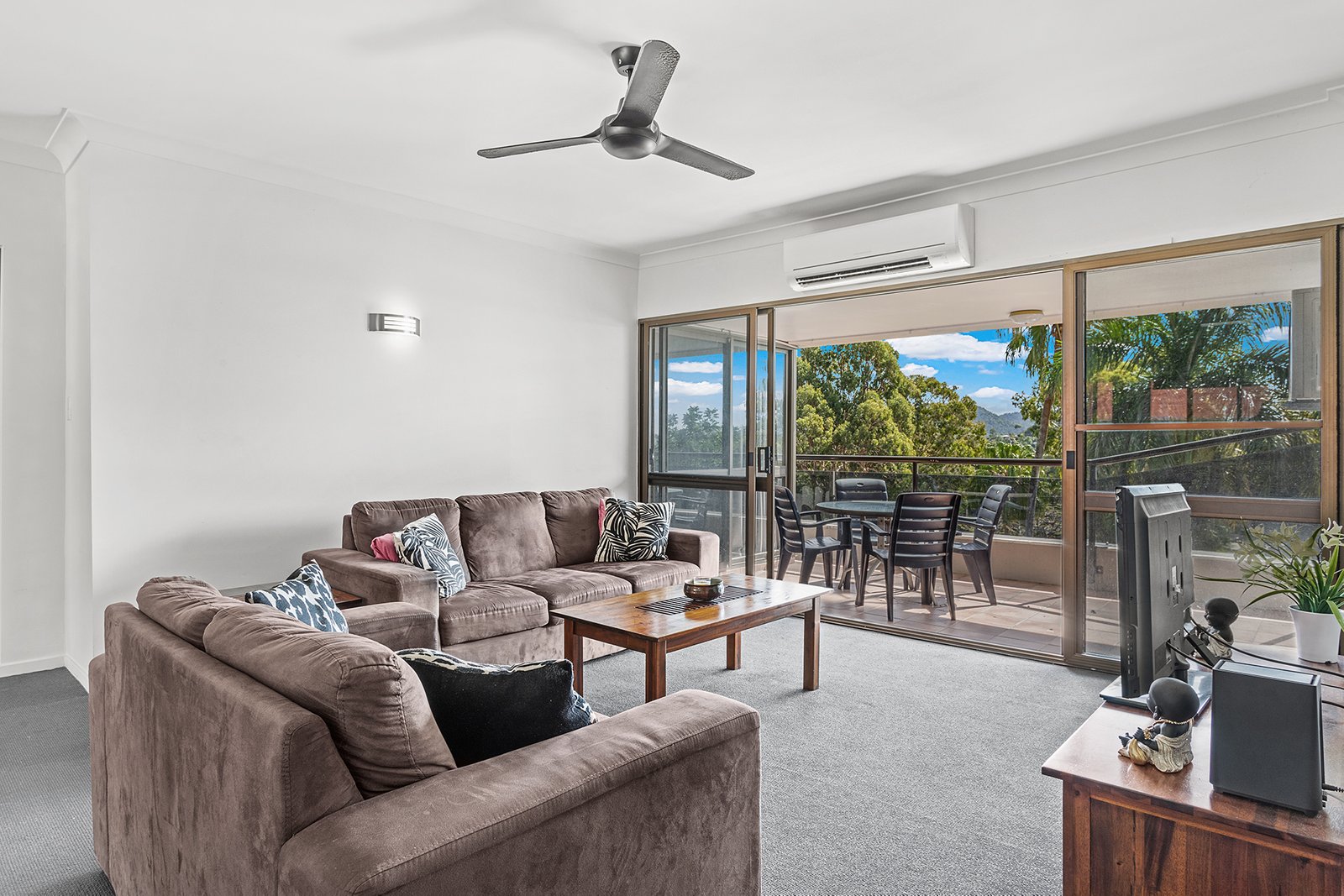 105/2 Eshelby Drive CANNONVALE 6