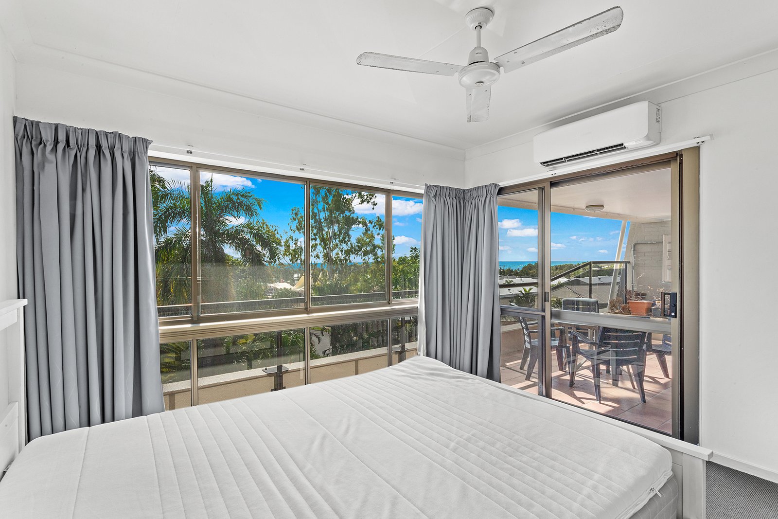 105/2 Eshelby Drive CANNONVALE 12