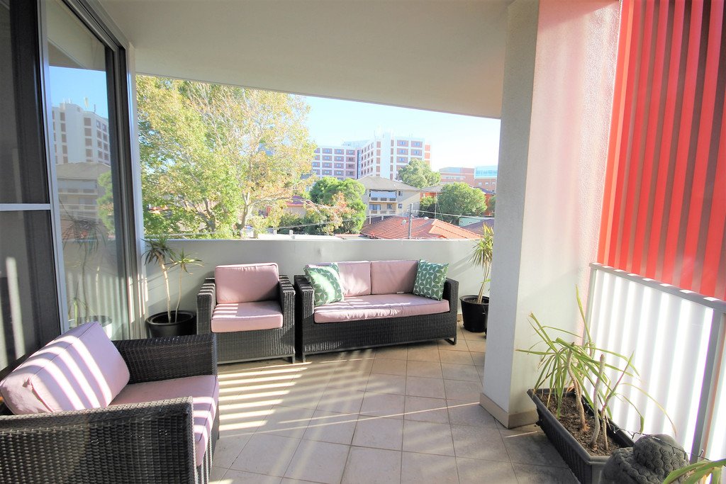 10/52 Gray Street KOGARAH 2