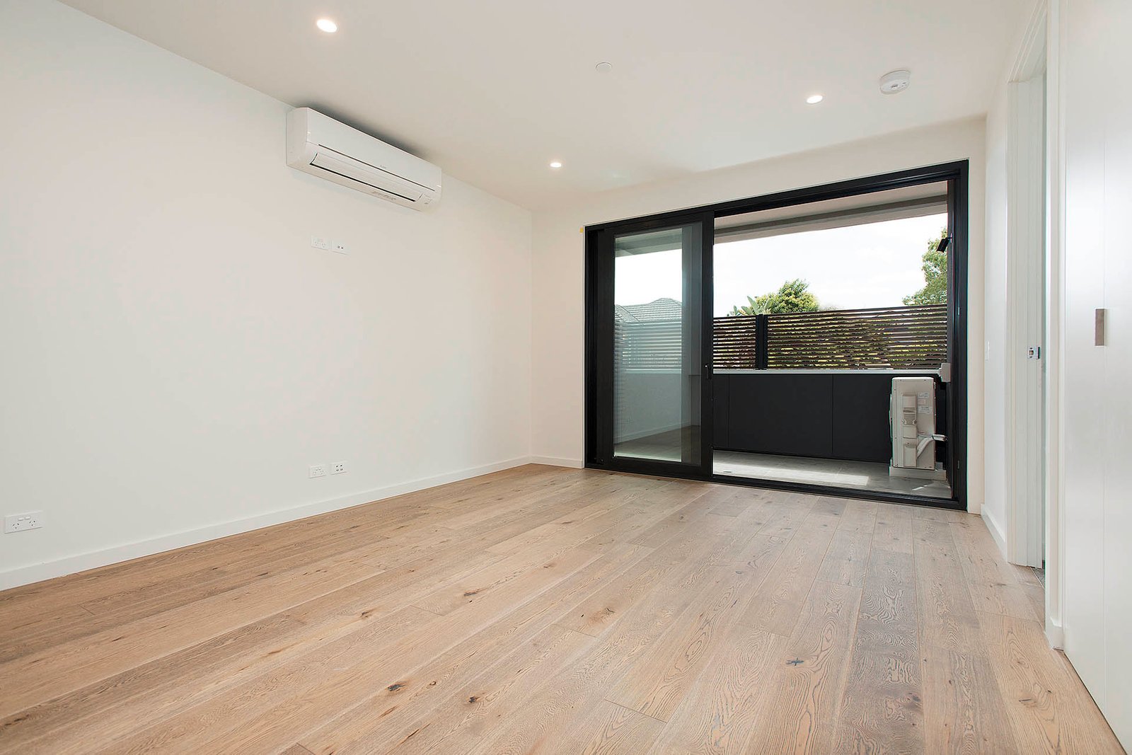 Gallery: 105/2A Major Street
