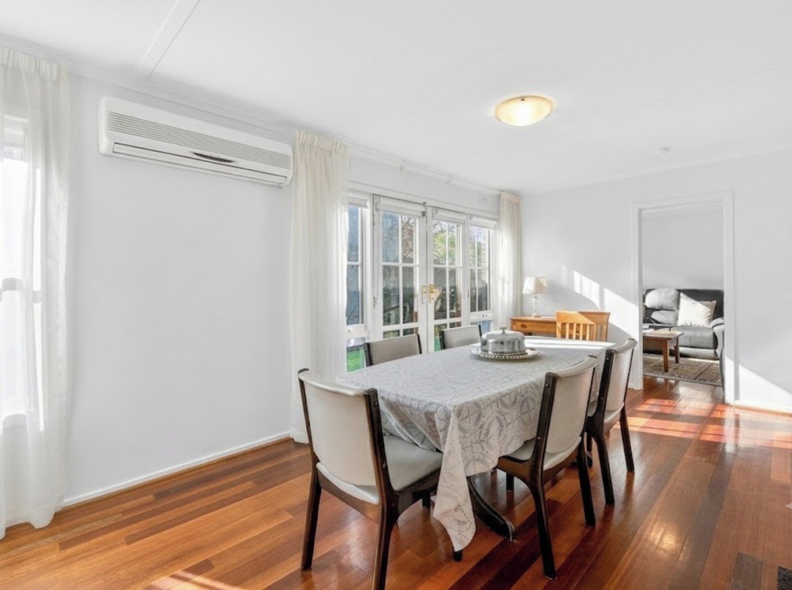 Gallery: 1053 Dandenong Road