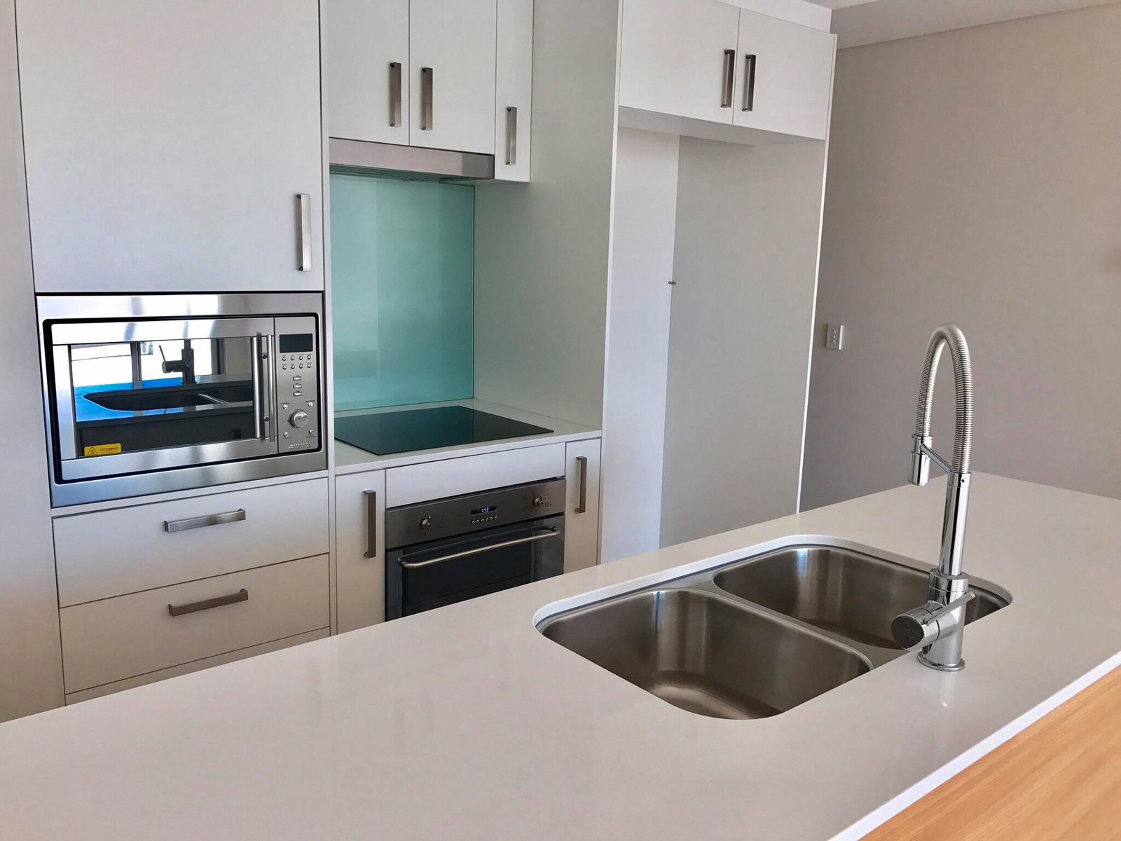 105/4-8 Bullecourt Street SHOAL BAY 4