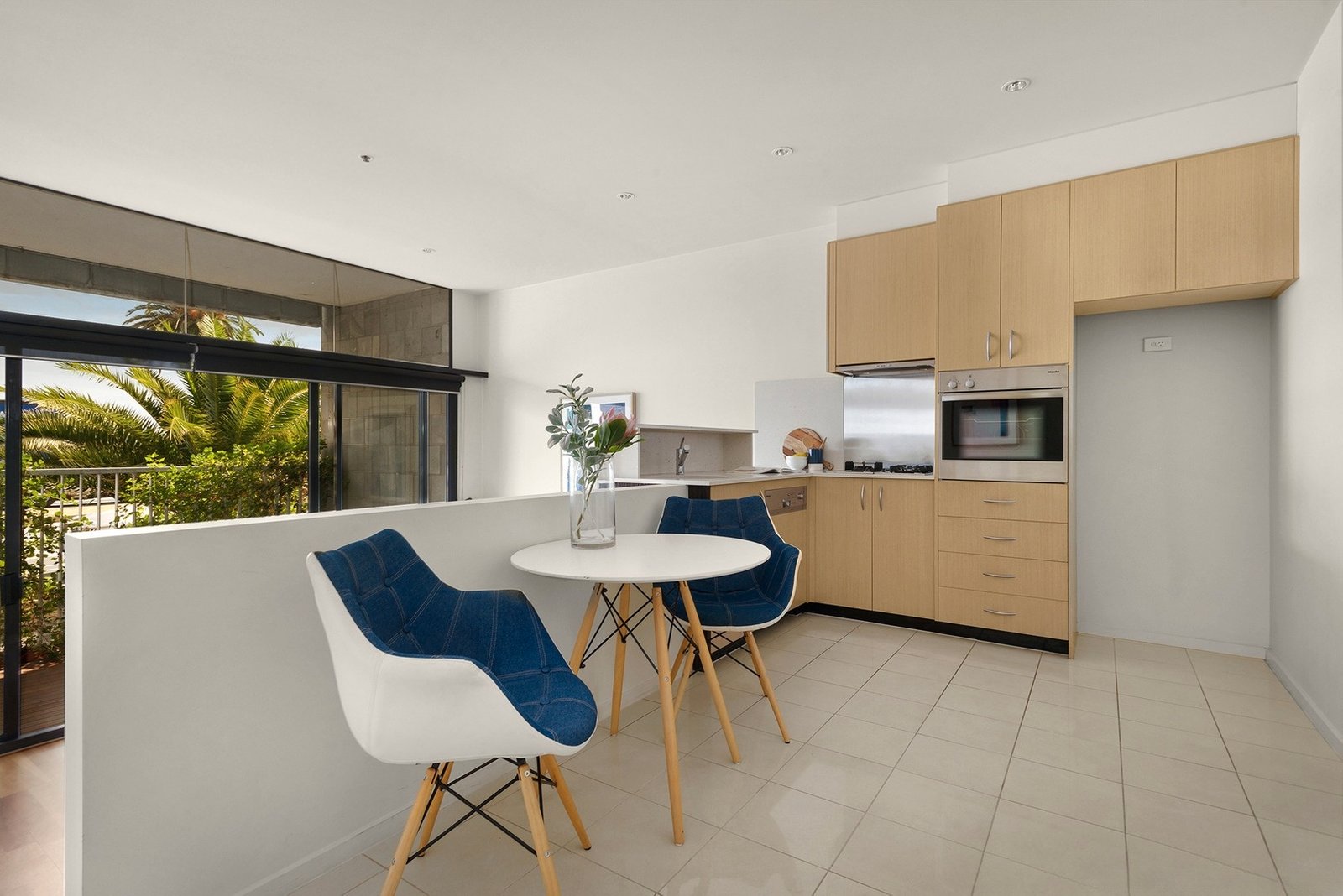 Gallery: 105/49 Beach Street