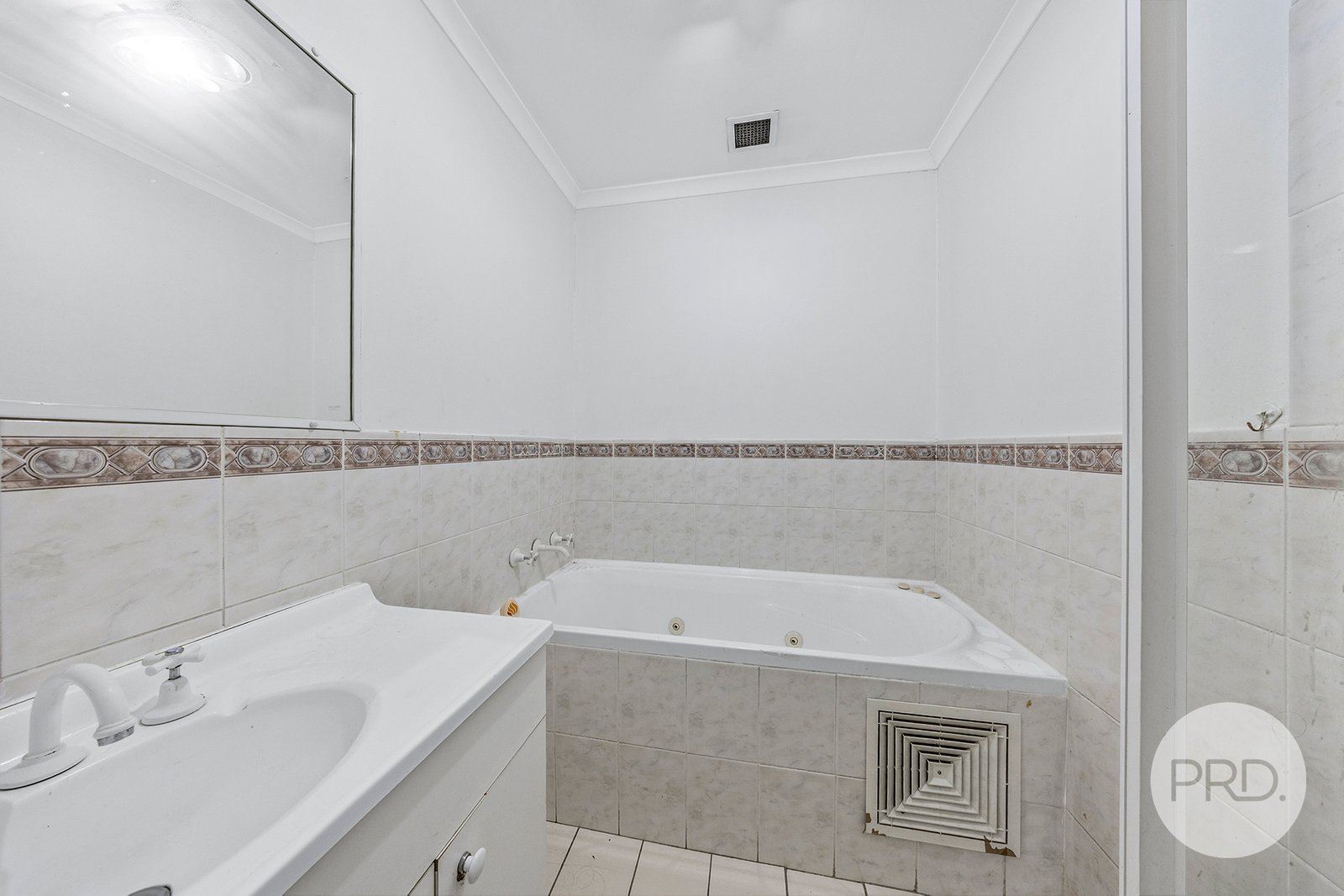 10/57-61 Bathurst Street LIVERPOOL 8