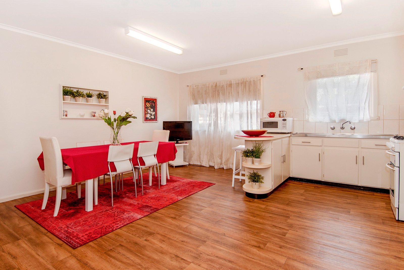 Gallery: 1057 Nepean Highway