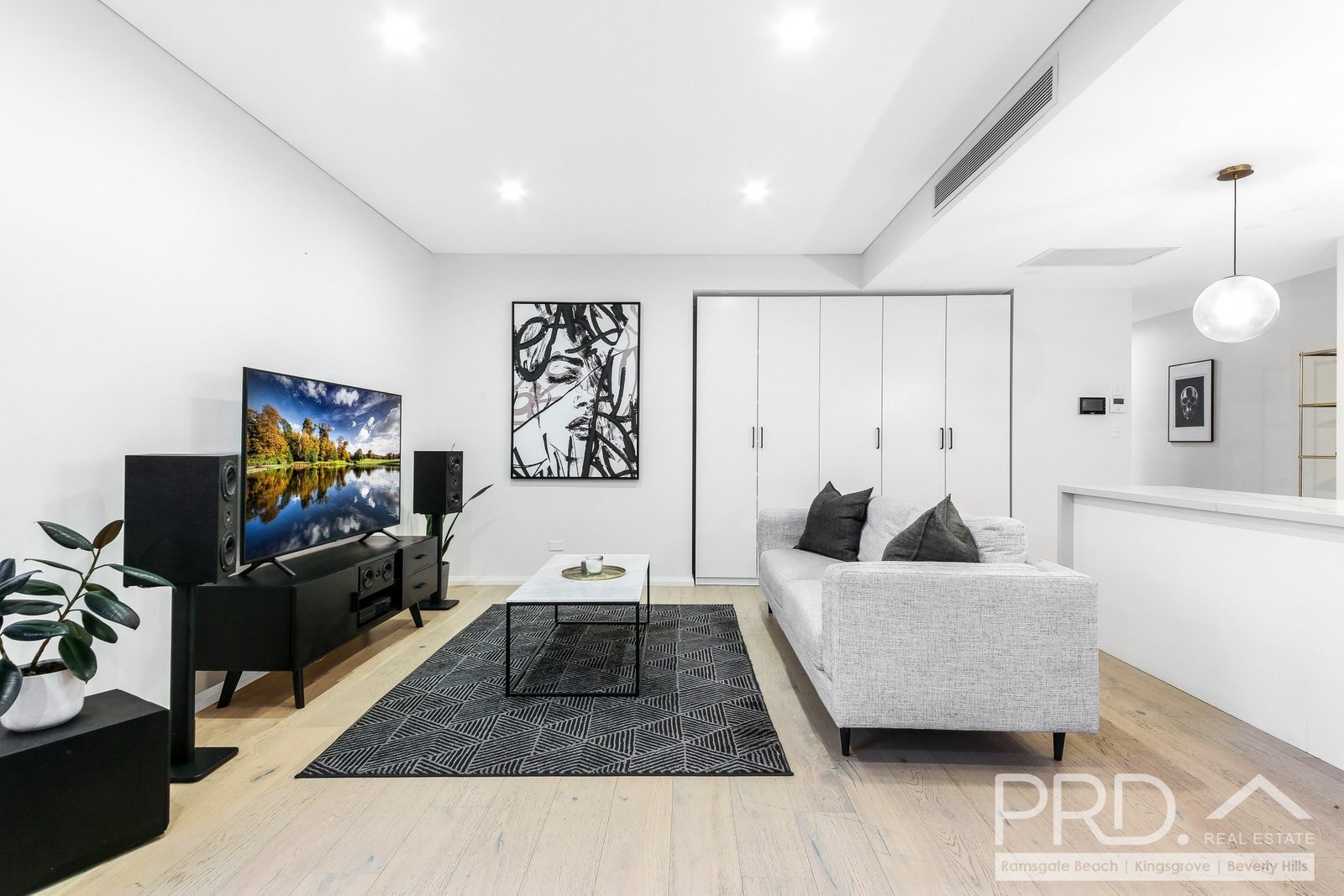 105/7 Pittwater Road GLADESVILLE 2