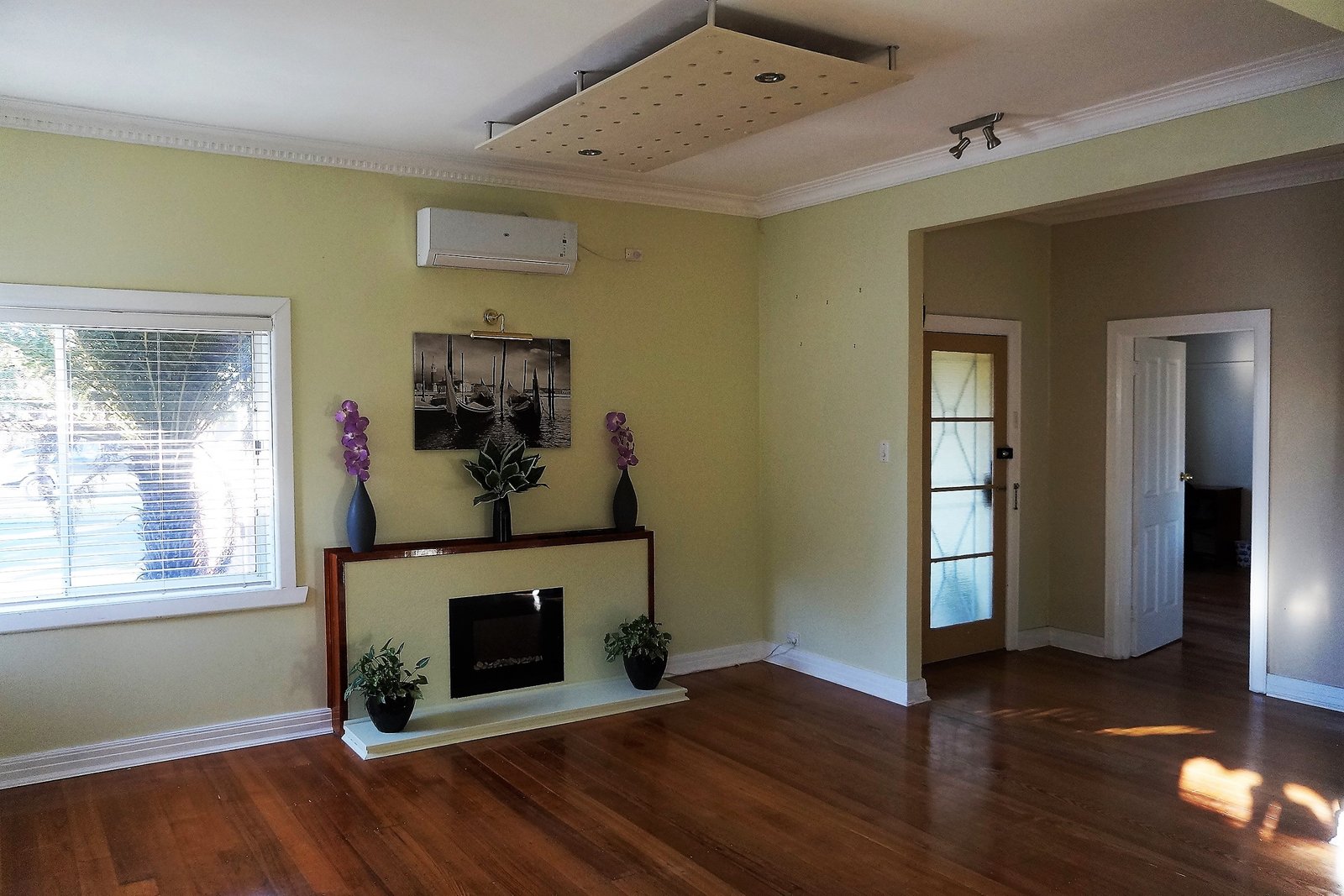 Gallery: 1058 Nepean Highway