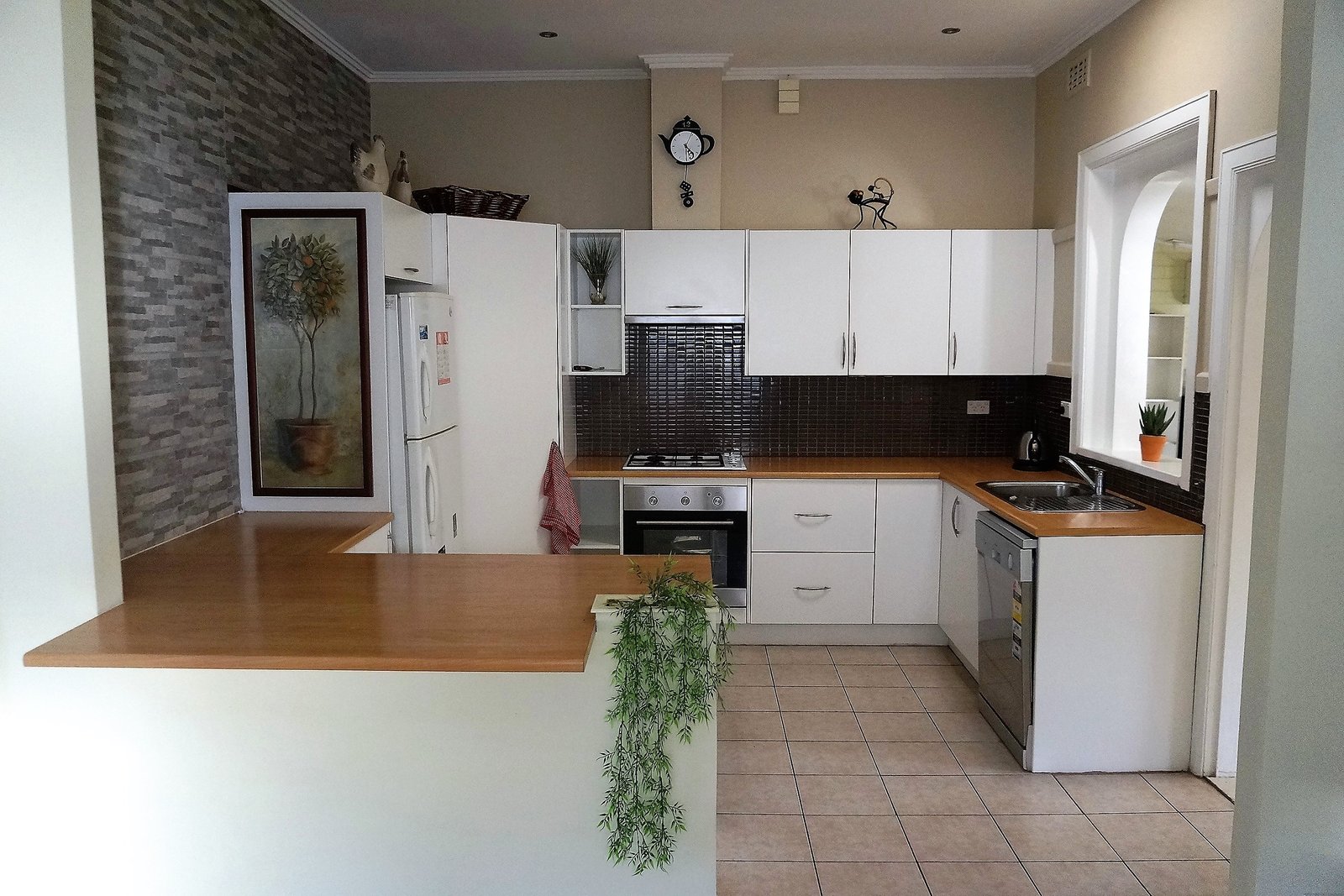 Gallery: 1058 Nepean Highway