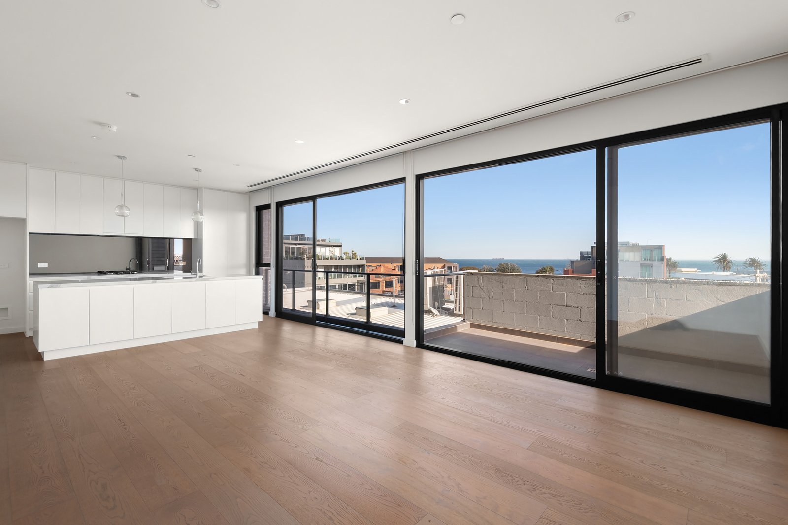 Gallery: 105/9 Bay Road