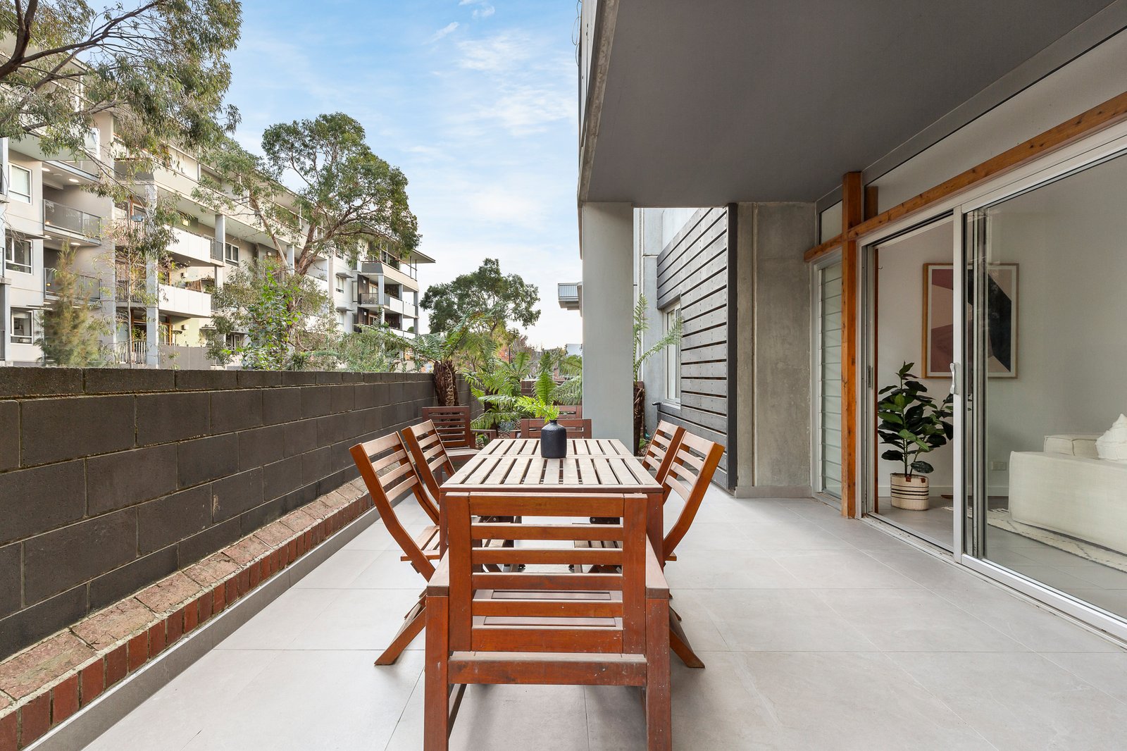 Gallery: 105E/5 Greeves Street