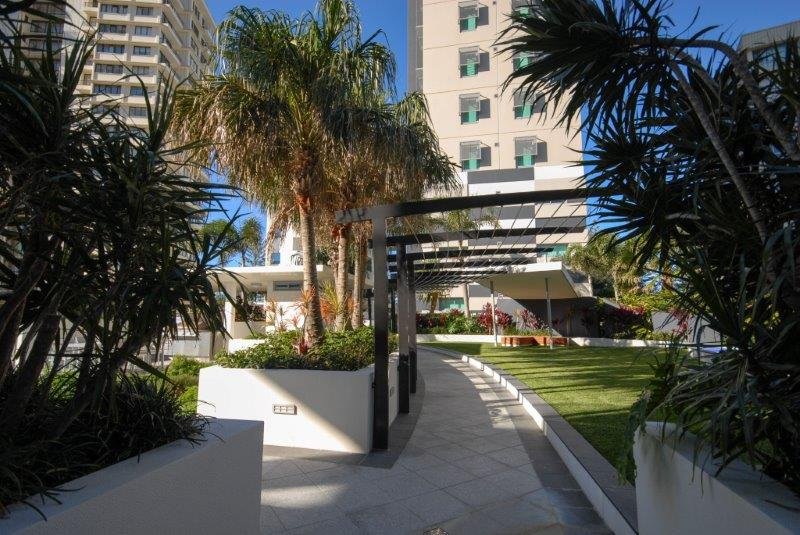 106-108 The Esplanade BURLEIGH HEADS 13