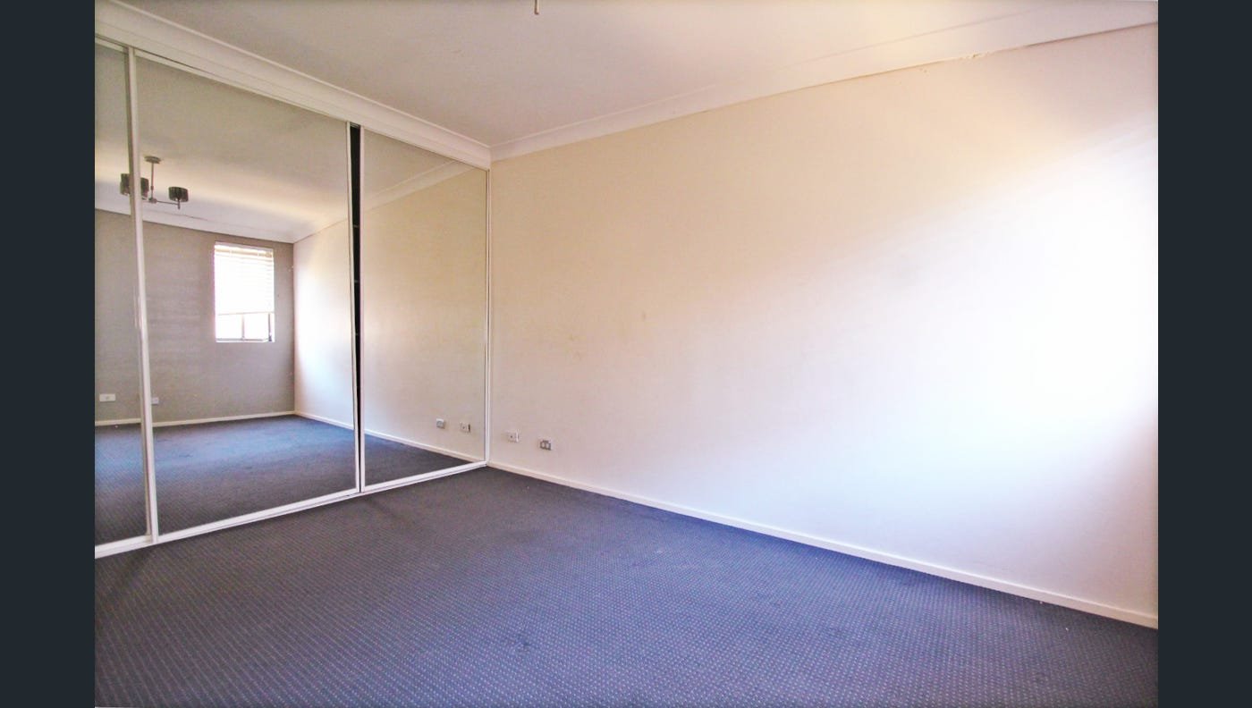 10/6-7 Rena Street SOUTH HURSTVILLE 4