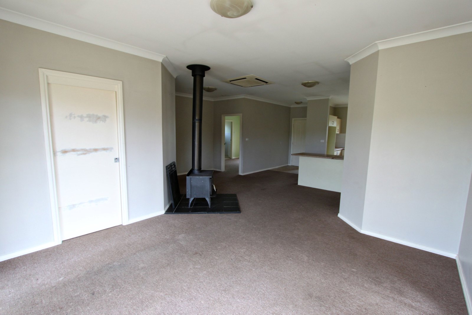 106 Albury Street TUMBARUMBA 11