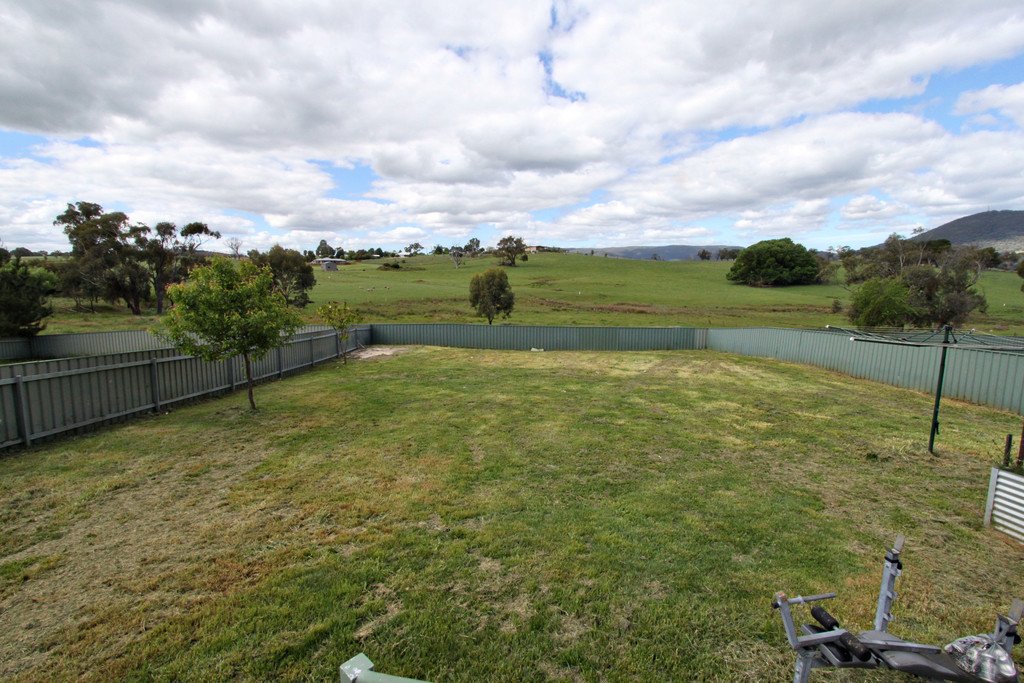 106 Albury Street TUMBARUMBA 13