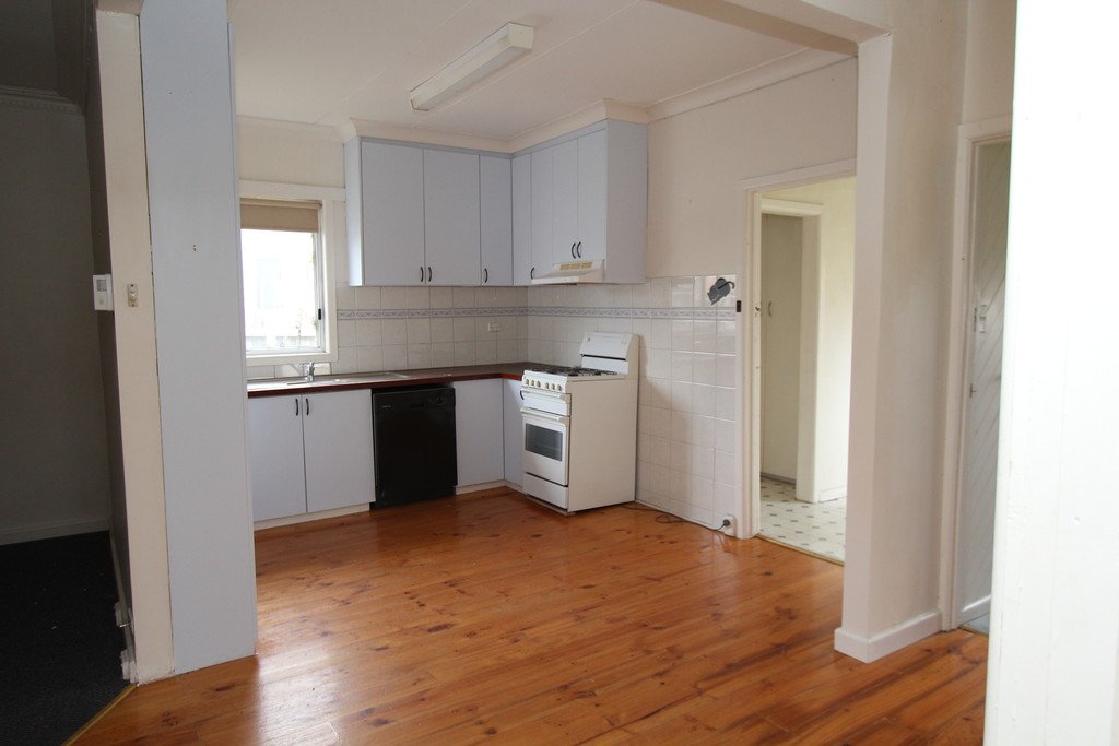 106 Beverin Street SEBASTOPOL 4