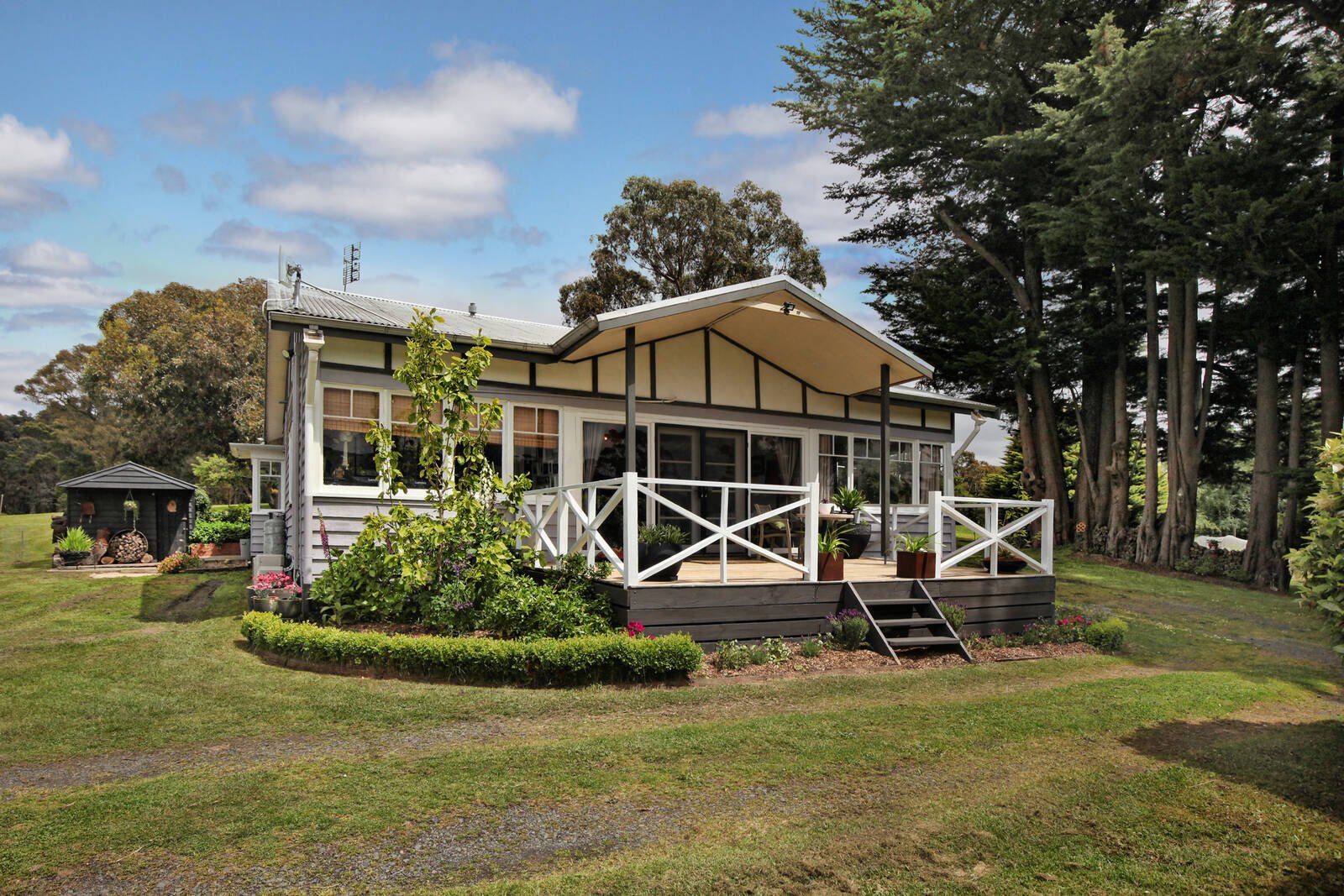 Real Estate and Property in 106 Blackmore Road, Woodend, VIC