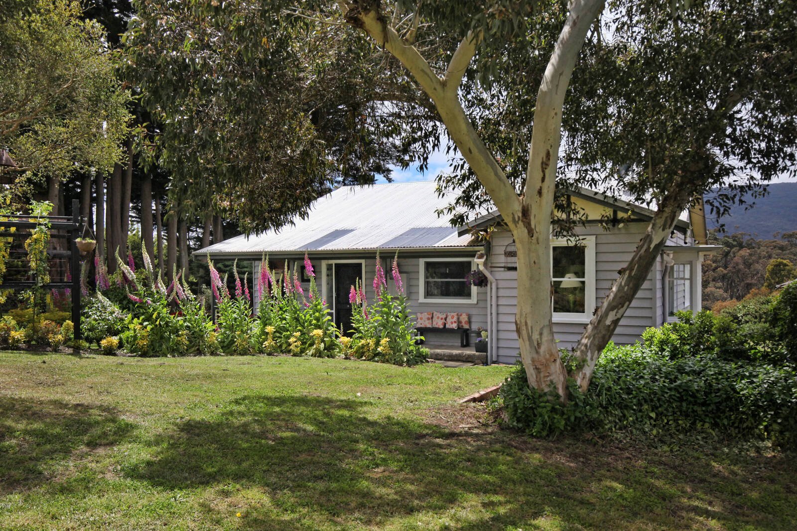 Real Estate and Property in 106 Blackmore Road, Woodend, VIC