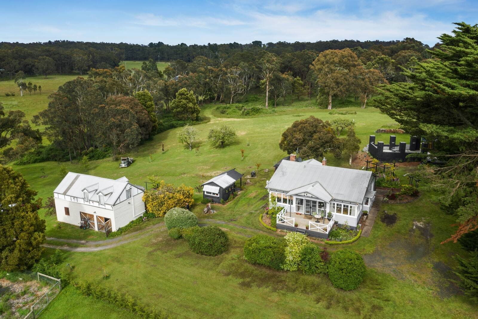 Real Estate and Property in 106 Blackmore Road, Woodend, VIC