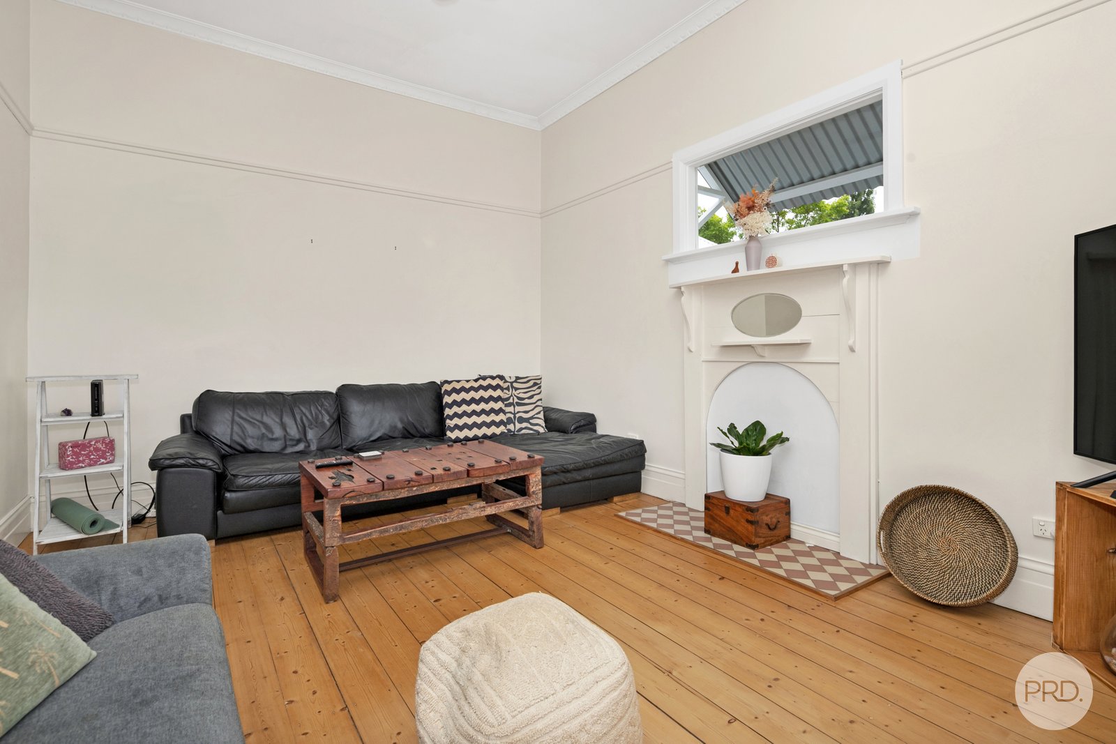 106 Gladstone Street MOUNT PLEASANT 4