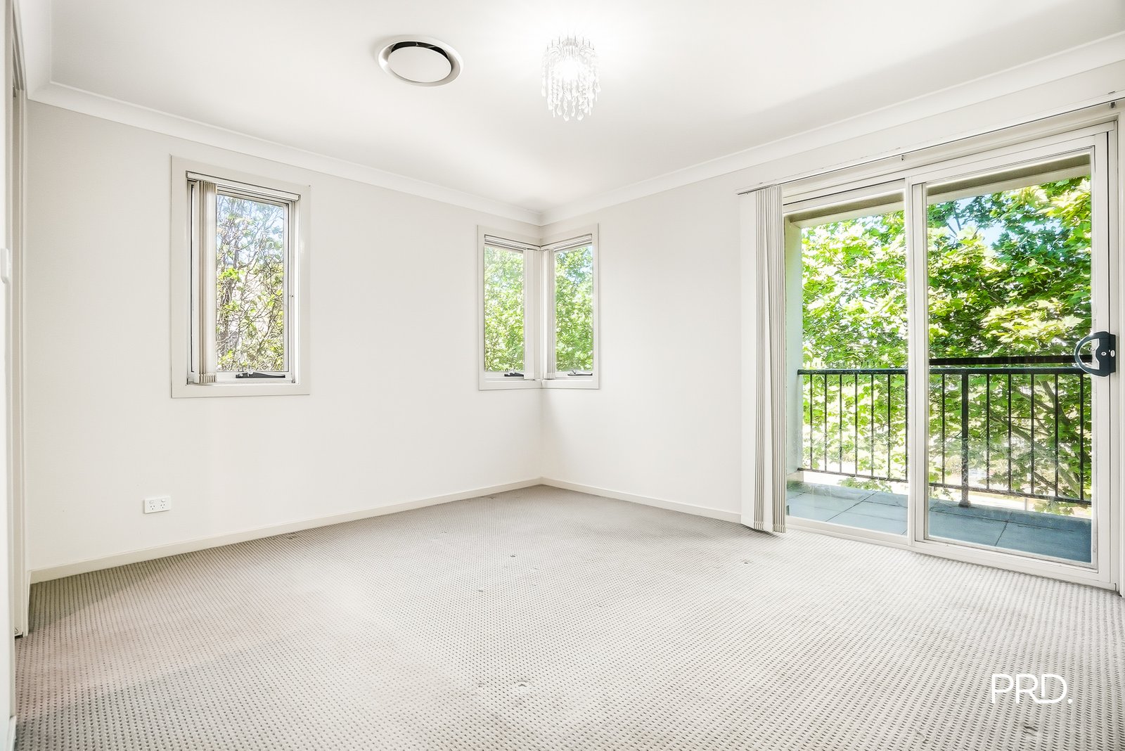 106 Lord Sheffield Cct  Penrith 5