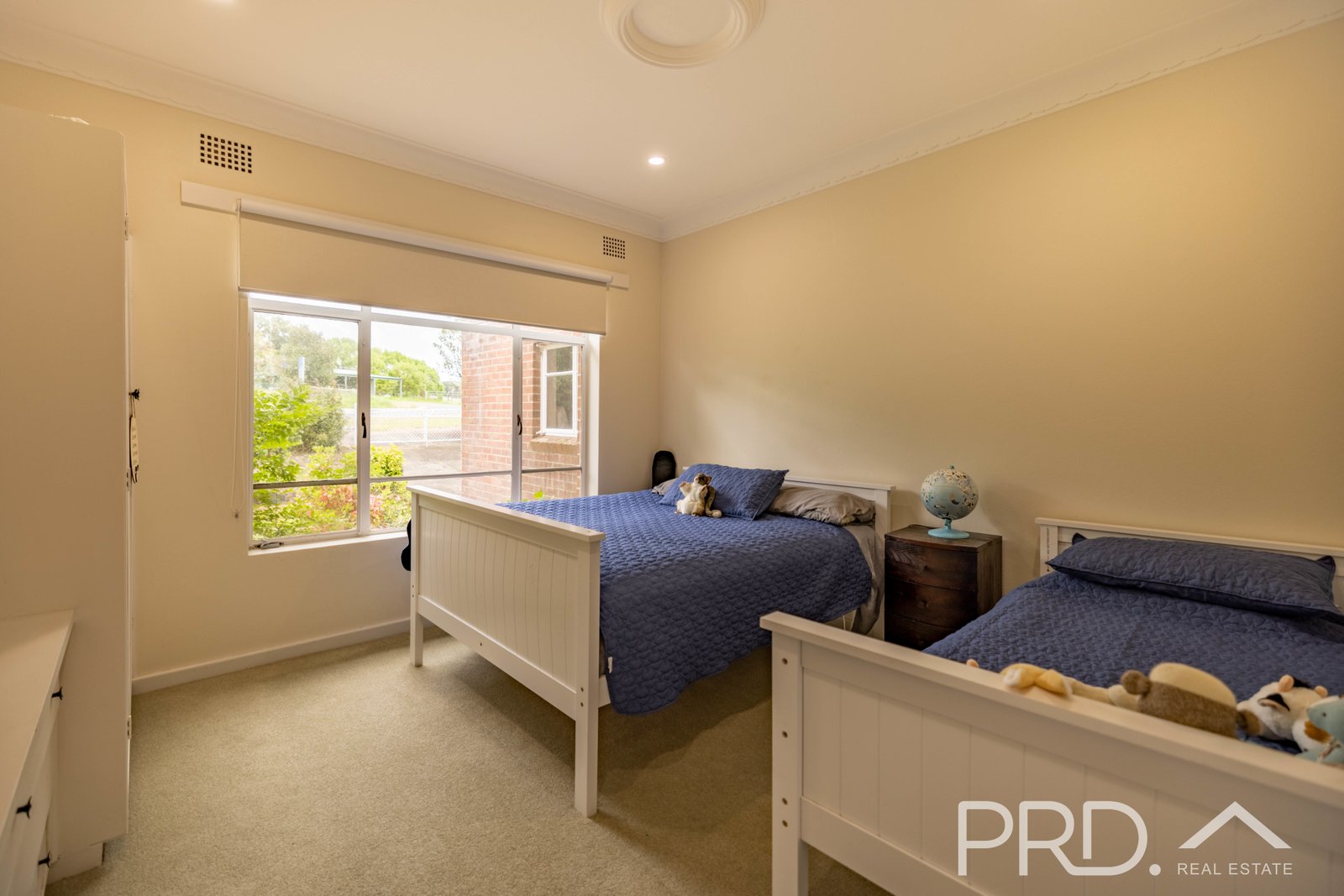 106 Lynch Street ADELONG 9