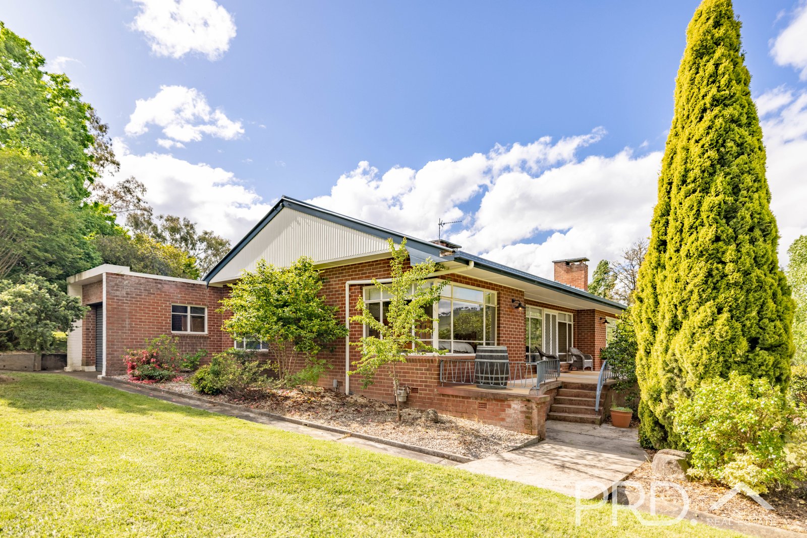 106 Lynch Street ADELONG 15