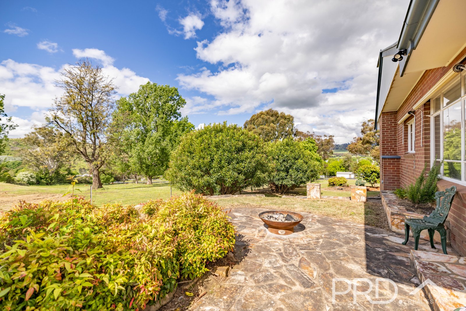 106 Lynch Street ADELONG 16