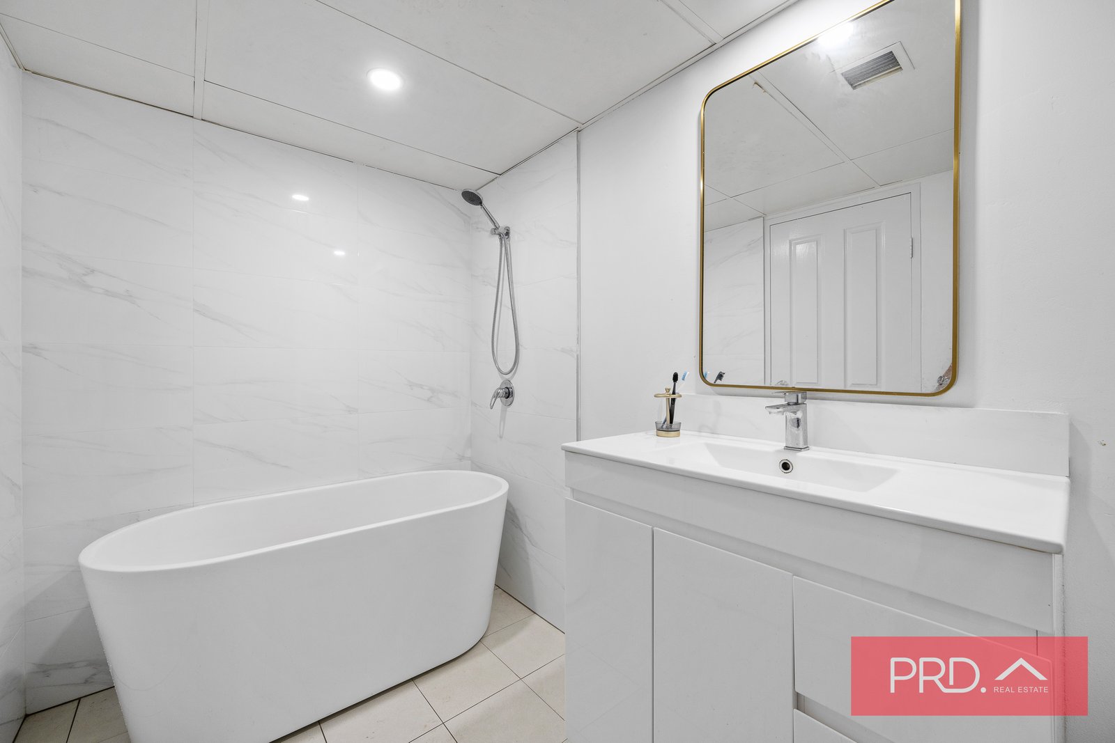 10/6 Mead Drive CHIPPING NORTON 4