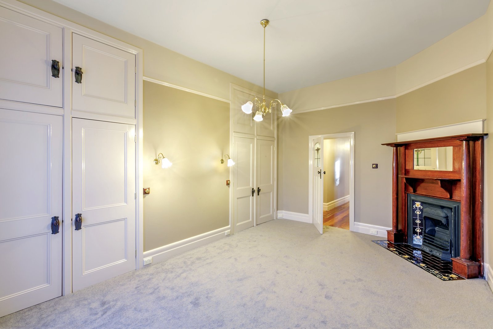 Gallery: 106 Raglan Street