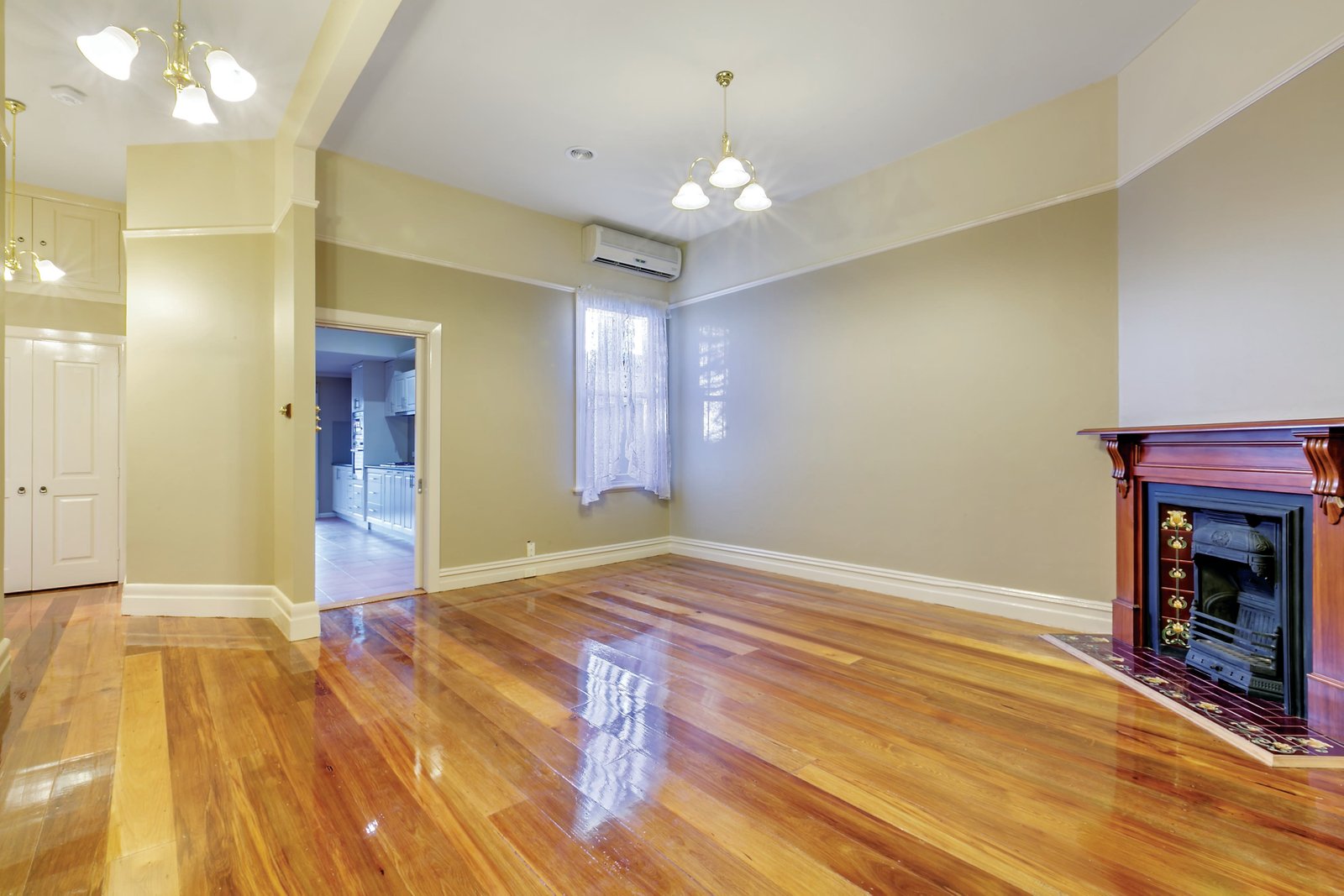 Gallery: 106 Raglan Street