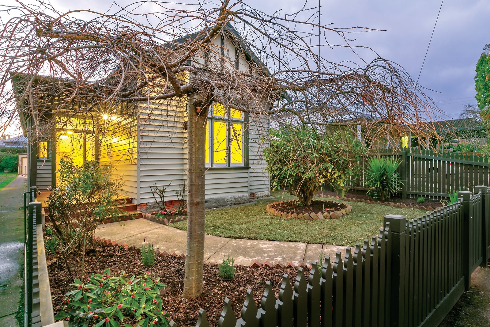 Gallery: 106 Raglan Street