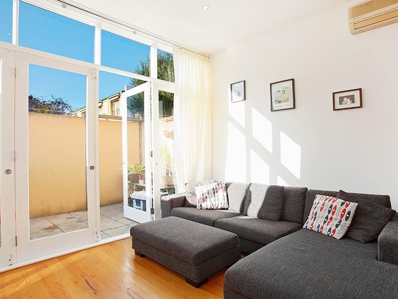 Gallery: 106 Raglan Street