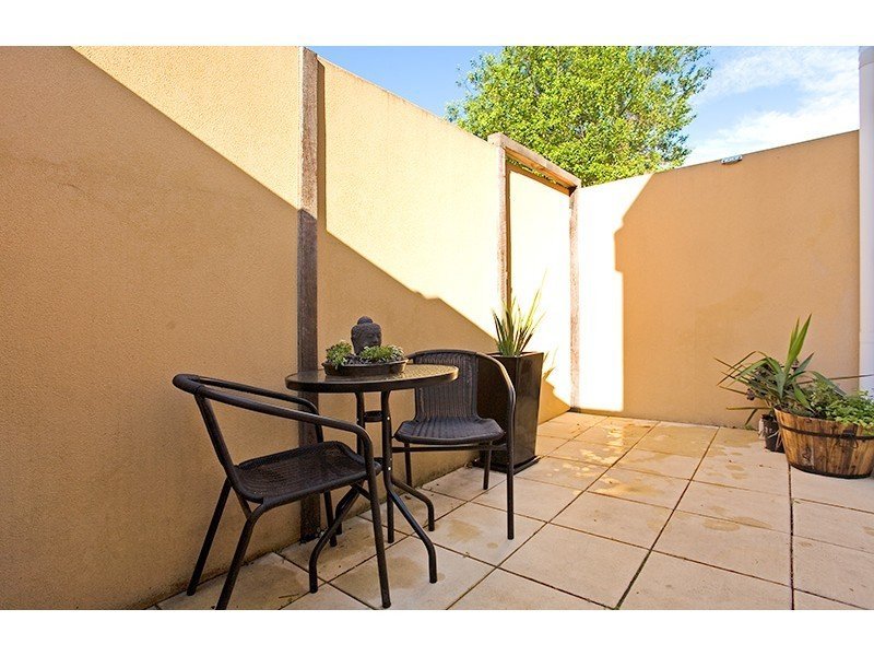 Gallery: 106 Raglan Street
