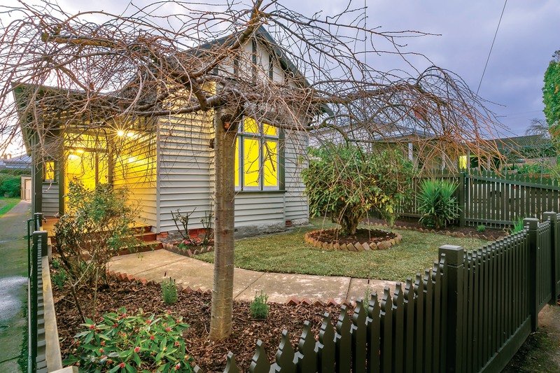 Gallery: 106 Raglan Street South