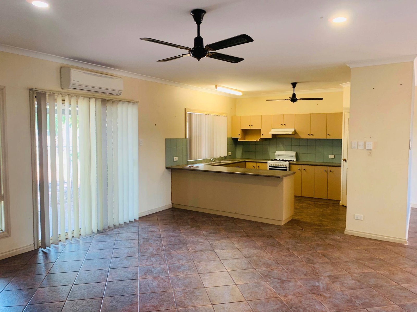 106 Reid Road CABLE BEACH 4