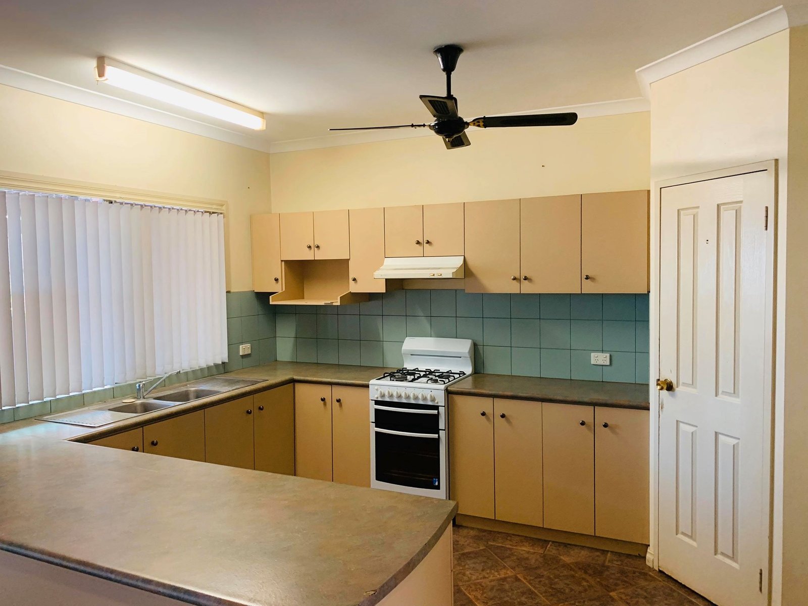 106 Reid Road CABLE BEACH 6