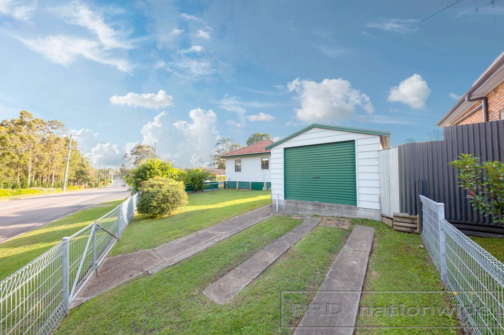106 Robert St  TENAMBIT 12