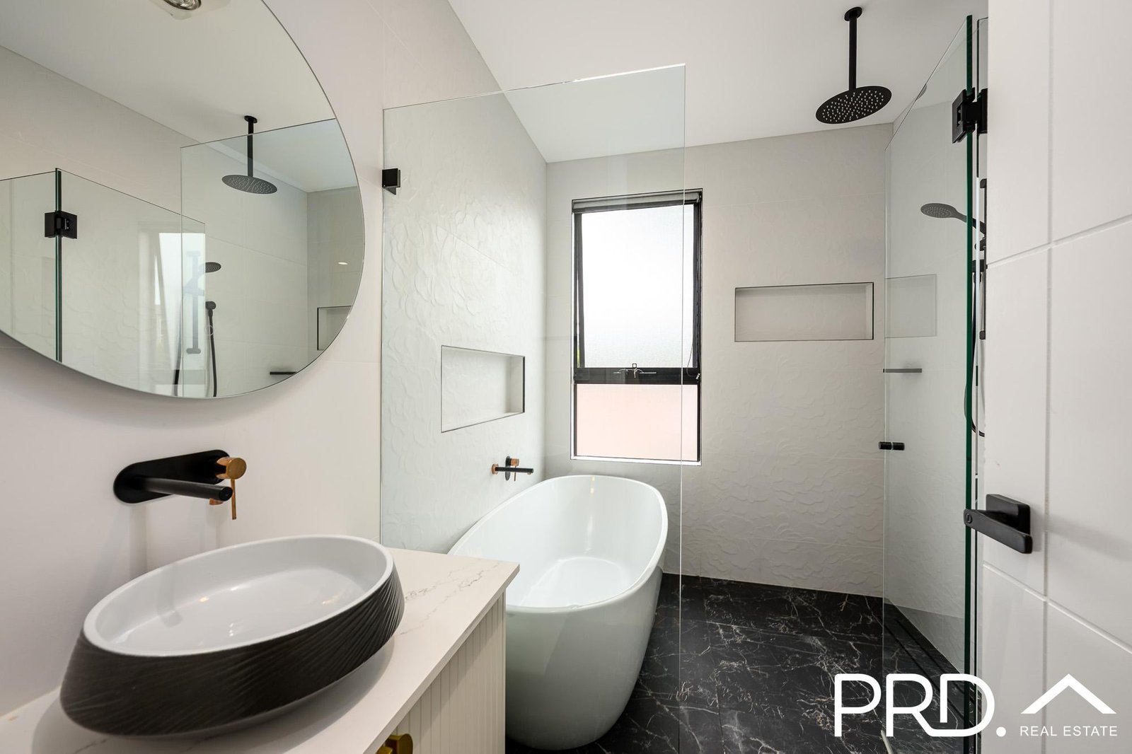 106 Thomas Street PICNIC POINT 6