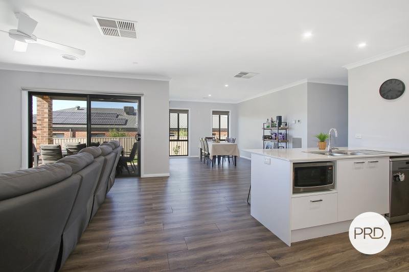 106 Whitehall Avenue SPRINGDALE HEIGHTS 4