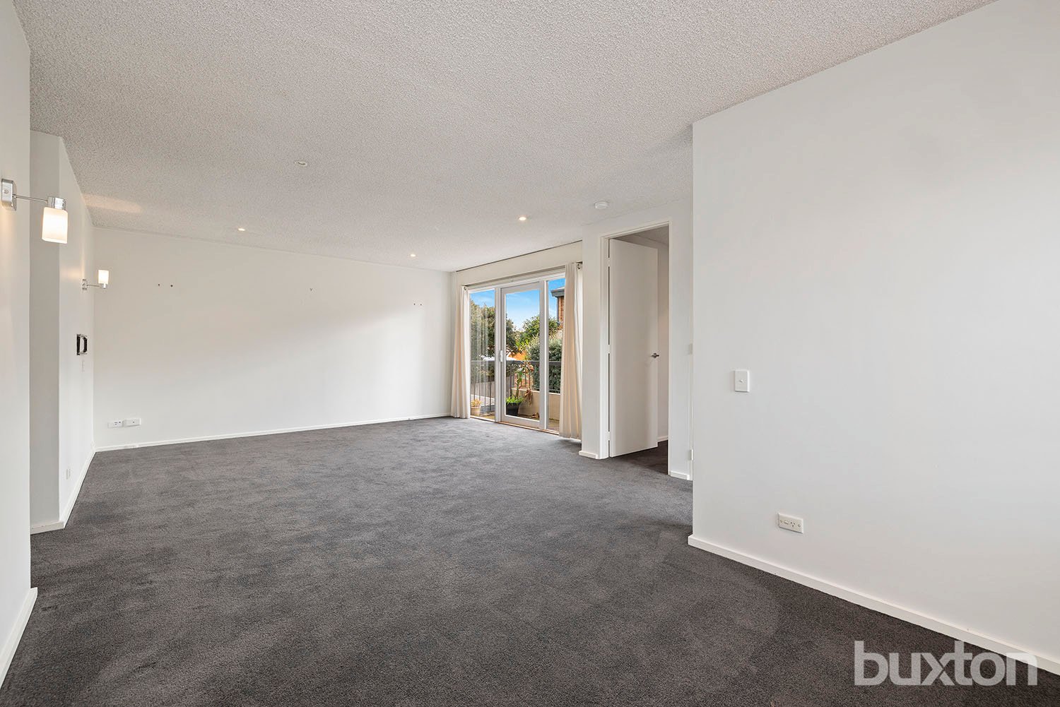 Gallery: 10/60 Beach Road