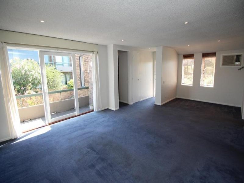 Gallery: 10/60 Beach Road